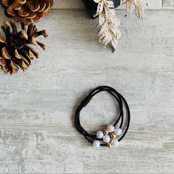 Zara 2pcs Elastic Black Hair Band With 3 Layered Fa Pearl - Picture 8 of 8